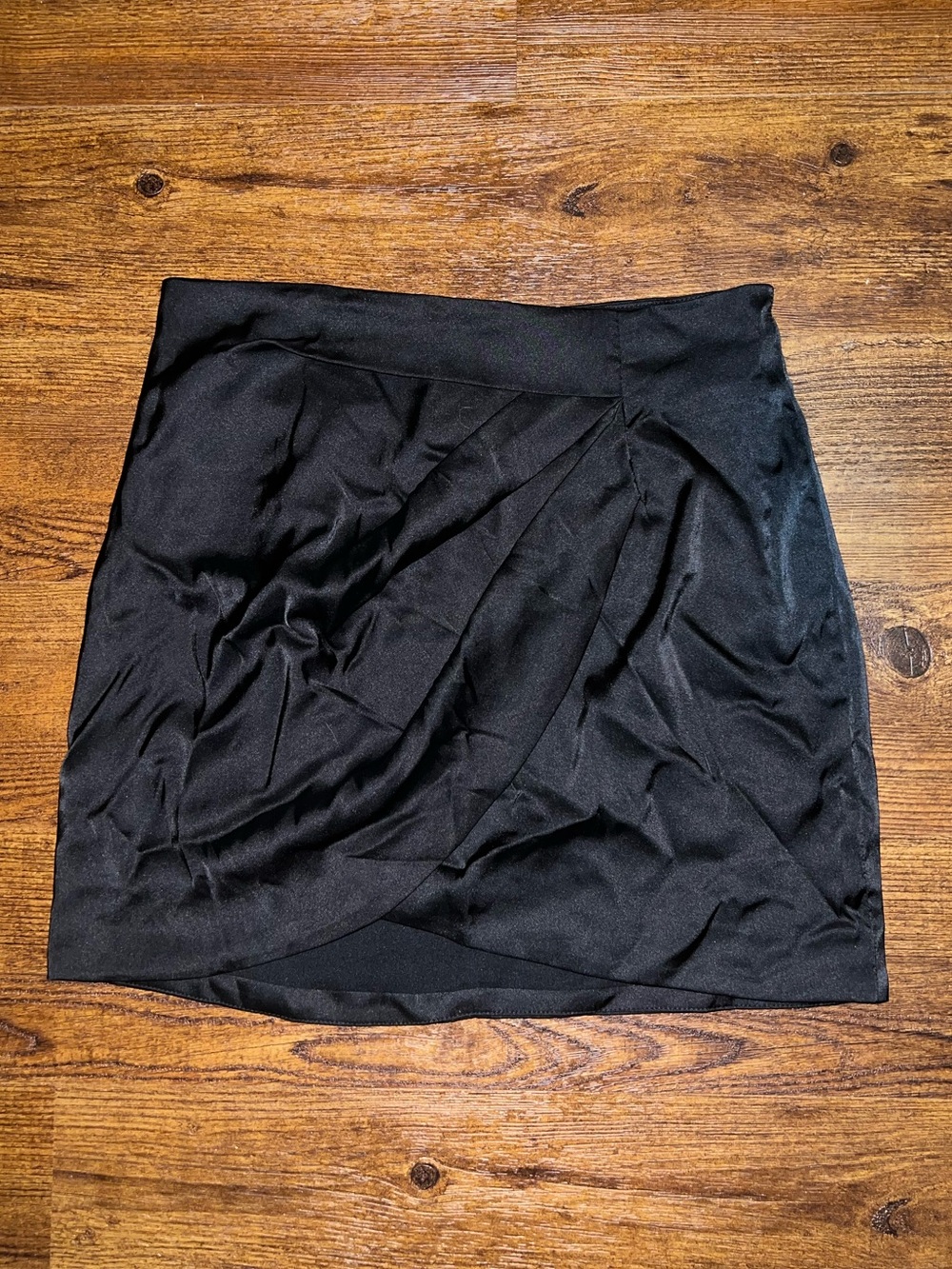 DO+BE Black Satin Mini Skirt Crossover Asymmetric Zippered Back Size L - Picture 1 of 6